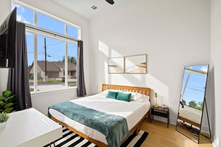 Bedroom 2, White Dove Pool House- Modern Luxury 4br Home Near Lake Travis Wpool, Travis