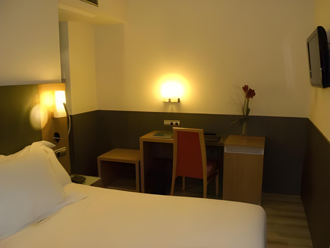 Bedroom 15