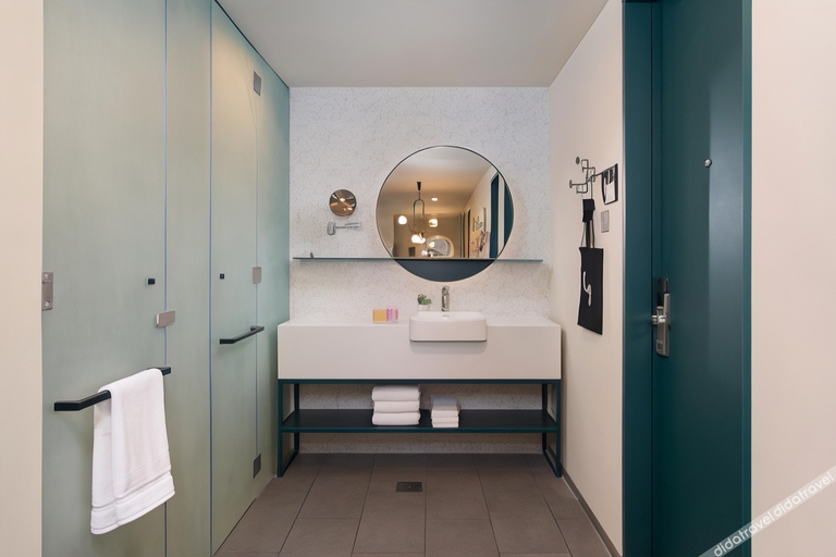 Bathroom 2, lyf Cebu City, Cebu City