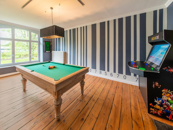 Game room, Spacious Holiday Home in Vielsam With Garden, Luxembourg