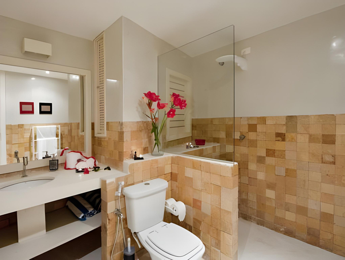 Bathroom 10