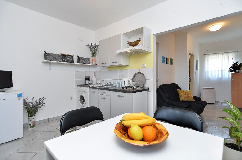 Others 5, Apartment 1085, Pula