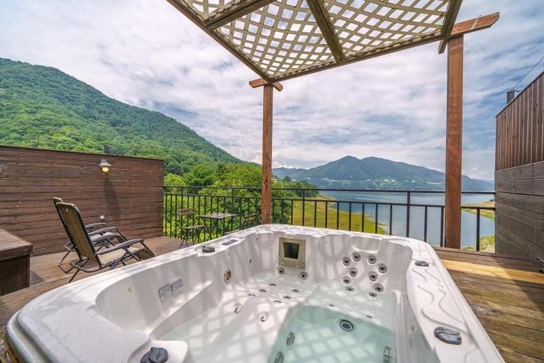 Bathroom 3, Jecheon de Tours Camp Club, Jecheon
