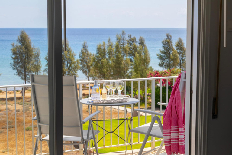 Room 5, Protaras Beachfront H2O Suite