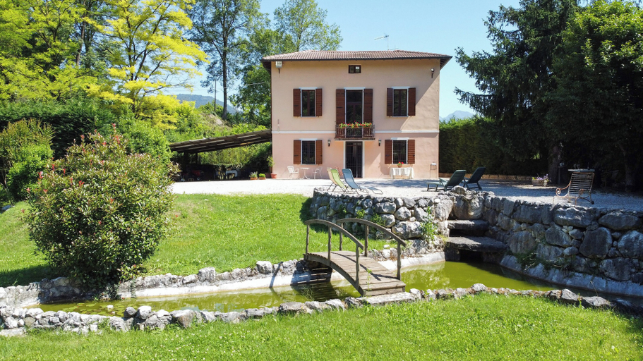Exterior & Views 1, Villa Catharina, Brescia
