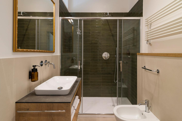 Bathroom 2, ELECTRIC Rooms & Suites, Trento