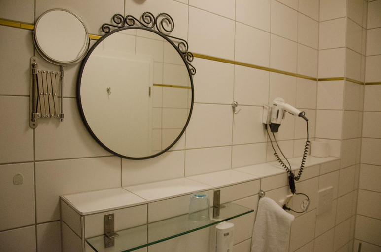 Bathroom, Panorama Hotel, Offenbach am Main