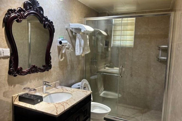 Bathroom 14