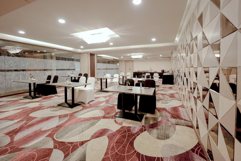 Food & Drinks 4, Zip By Spree Hotels Surat, Surat