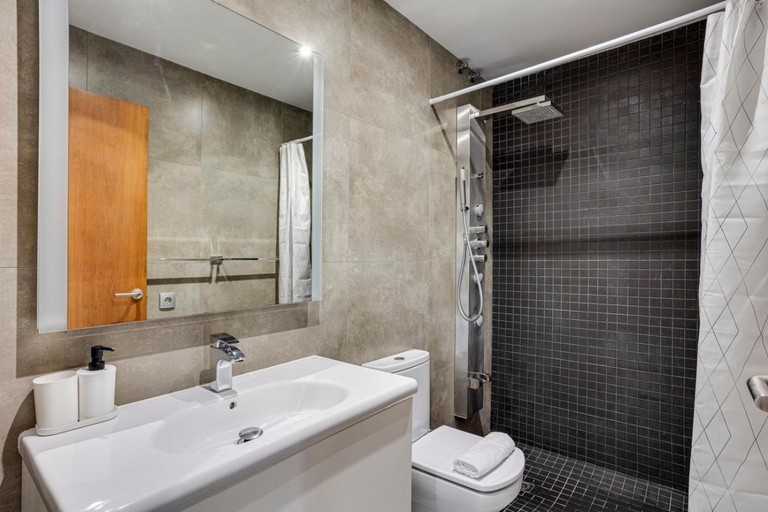 Bathroom 2, Urban Flats Vallirana, Barcelona