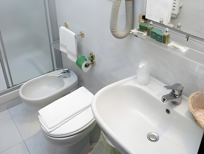 Bathroom 2