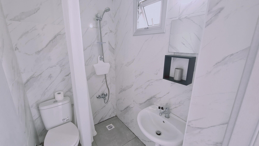 Room 2, 100 AN - Napa Living 22