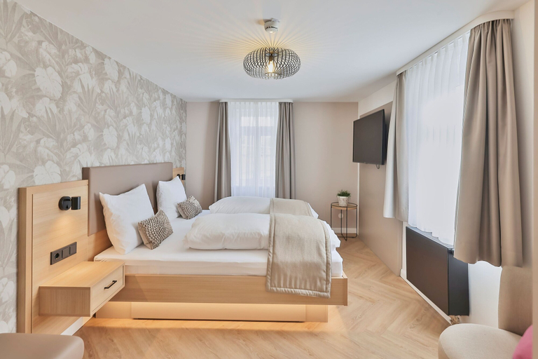 Bedroom 2, Hotel Württemberger Hof, Hohenlohekreis