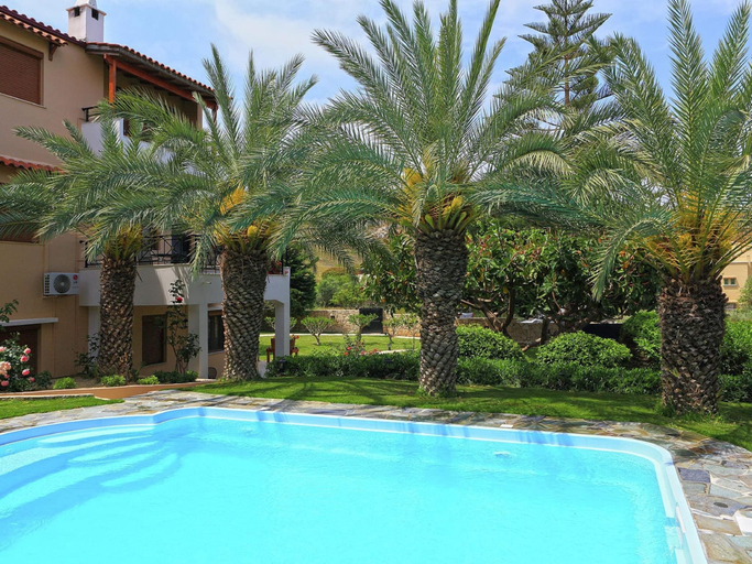 Pool 2, Fantastic Holiday Home in Karteros With Pool, Crete