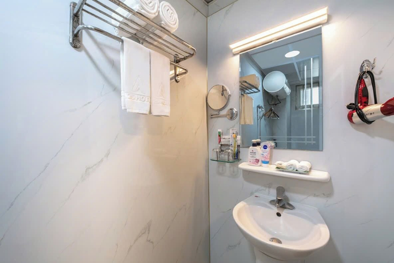 Bathroom 3, A25 Hotel - Doi Can 2, Ba Đình