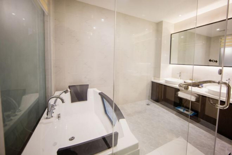 Bathroom 4, Binjiang Celebrity Holiday Hotel, Nanchong