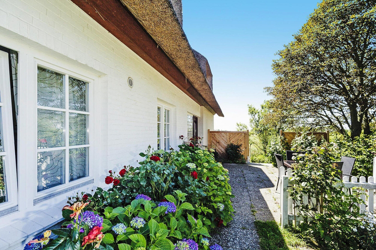 Exterior 2, Ferienwohnung am Pellwormer Leuchtturm, Nordfriesland