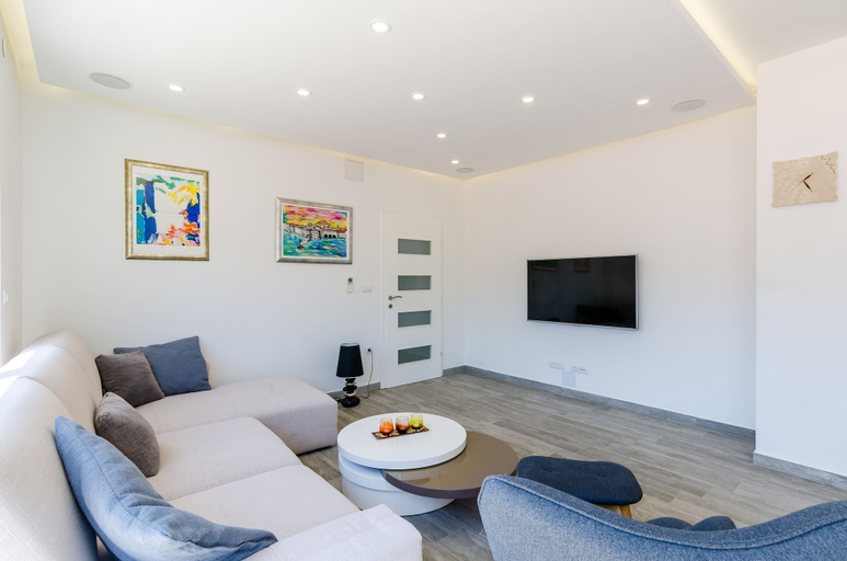 Living room 4, Villa Tranquility Nest Beniva - Three-bedroom Villa With Swimming Pool and Partial Sea View, Pojezerje