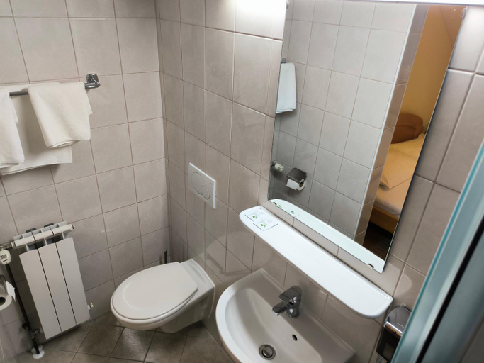 Others 2, B&B Gurman, Zagreb