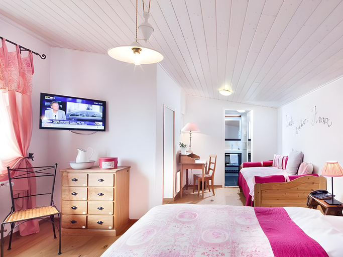 Bedroom 12