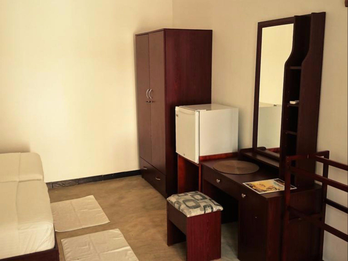 Bedroom 3, Seabreeze Hotel, Weligama