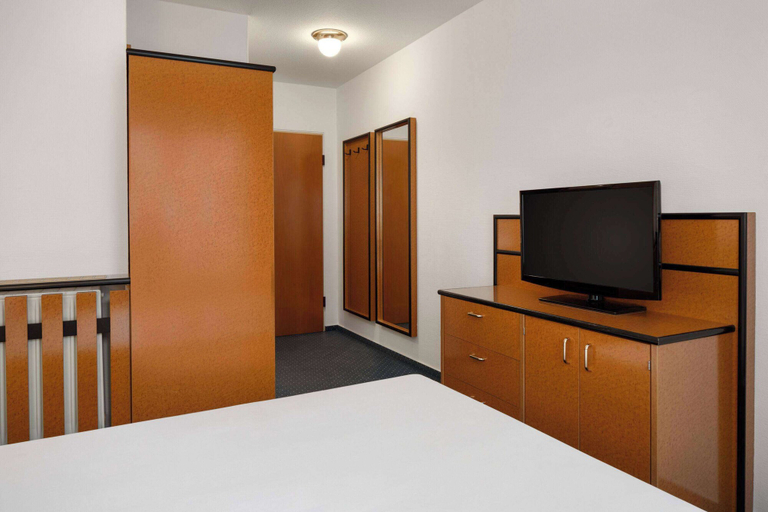 Bedroom 16