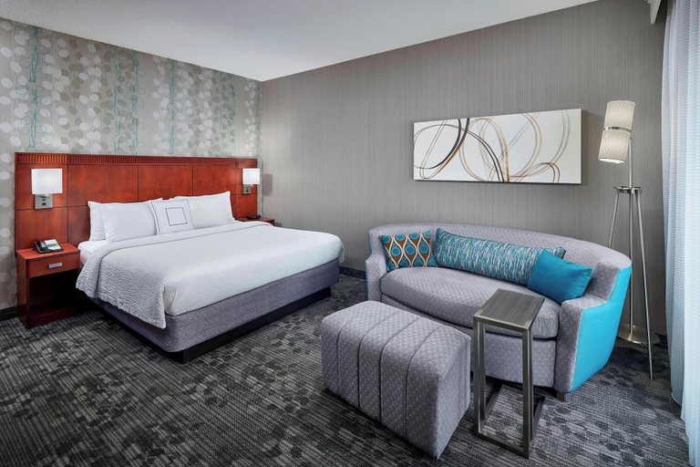 Bedroom 2, Courtyard by Marriott Baltimore BWI Airport, Anne Arundel