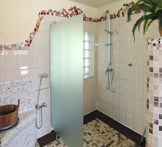 Bathroom 3, Ferienhaus in Lissendorf bei Eifel Wegen, Vulkaneifel