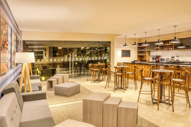 Food & Drinks 5, Fiesta Inn Express San Luis Potosí Oriente, San Luis Potosí