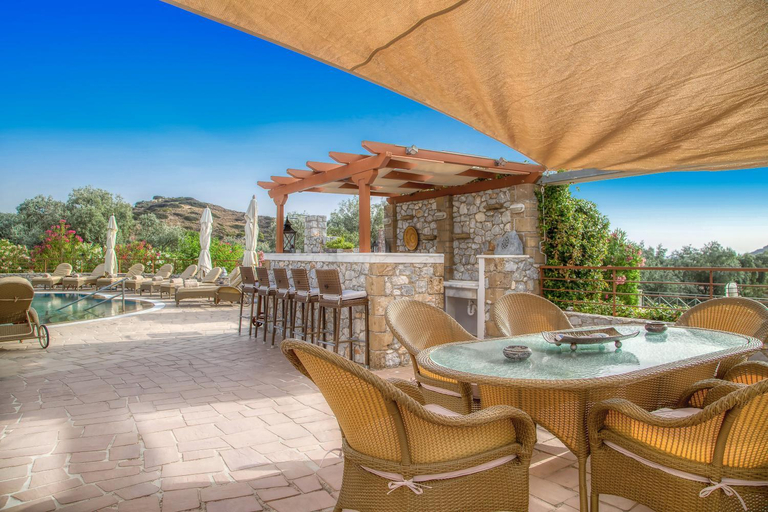 Others 3, Villa d'amour, Central Greece