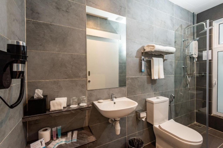 Bathroom 4, The Signature Serviced Suites Puchong, Puchong