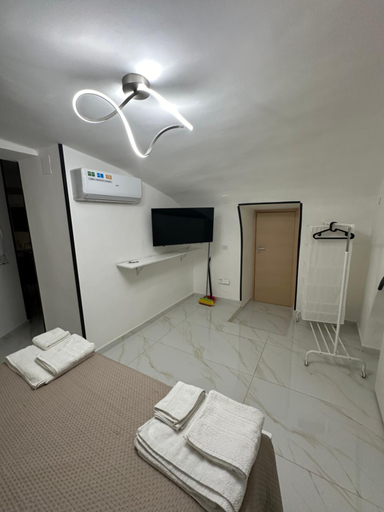 Others 4, Rose's house, Napoli