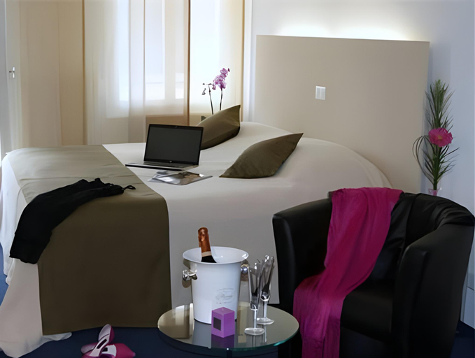 Bedroom 14