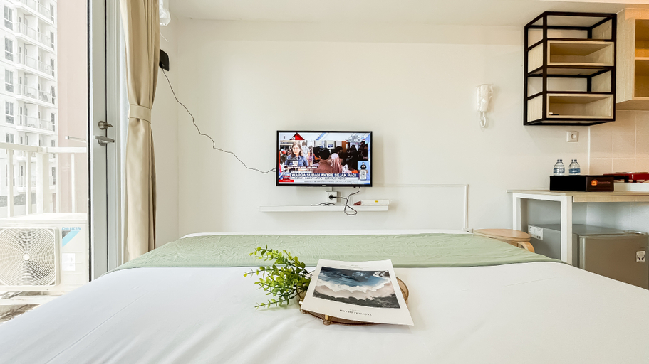 Bedroom 3, Nice and Cozy Studio at Tokyo Riverside PIK 2 Apartment By Travelio, Tangerang