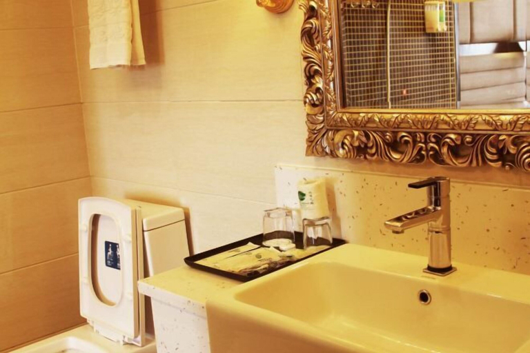 Bathroom 2, Mingdu Boutique Hotel, Hezhou