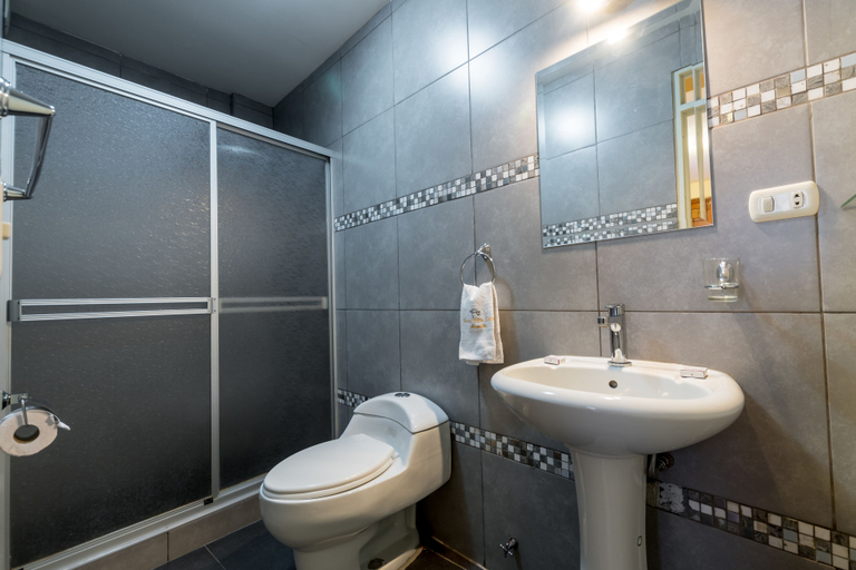 Bathroom 2, Hostal Villa Sillar, Arequipa