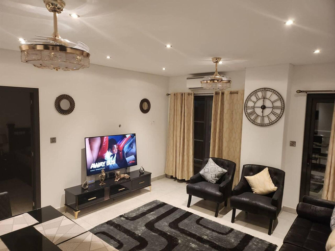 Interior 5, Luxurious & Comfy Gem-5 Star Location-pools, Gym!, Accra