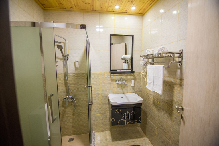 Bathroom 5, Grape Village Hotel, Amman