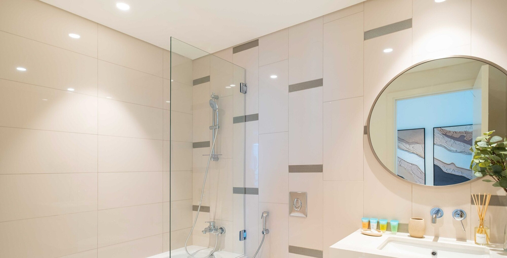Bathroom 4, LUX The Beachfront Island View Suite, Dubai