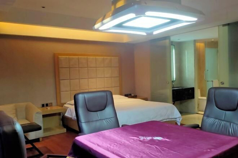 Bedroom 5, Ming Chao Holiday Hotel, Foshan