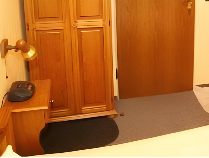 Bedroom 10