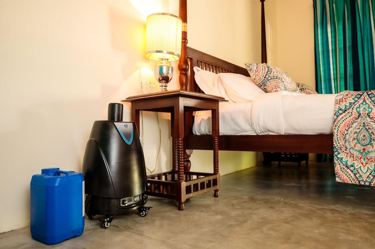 Bedroom 2, Club Mango, Kalpitiya