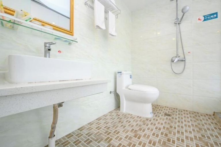 Bathroom 4, Huaqiangu Hotel, Chongqing
