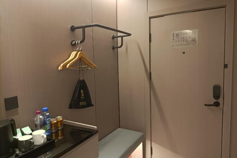 Bathroom 3, Yangguang Express Hotel, Chongqing