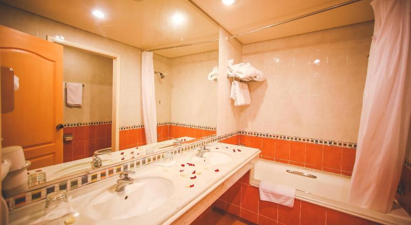 Bathroom 21