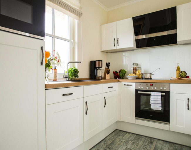 Private kitchen 3, Luxushaus Bodstedt mit Sauna am Bodden, Vorpommern-Rügen