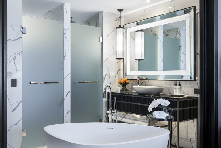 Bathroom 11