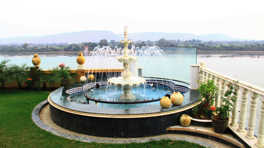 Sport & Beauty, TreeHouseNarmade A Riverfront Resort Spa, Sehore