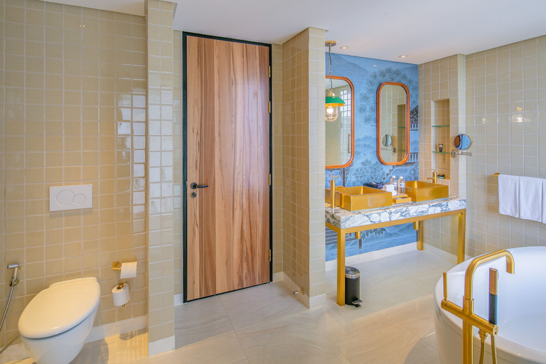Bathroom 7