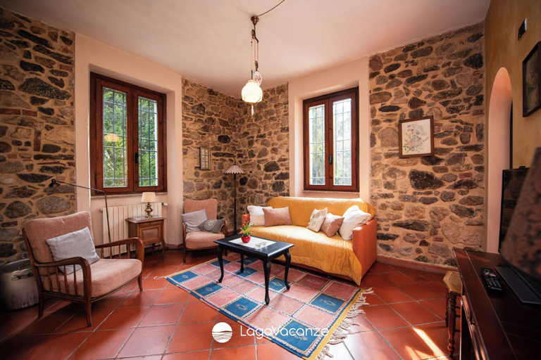 Others 5, Villa Catharina, Brescia